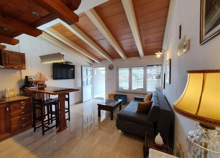 Apartman Onaon Новиград